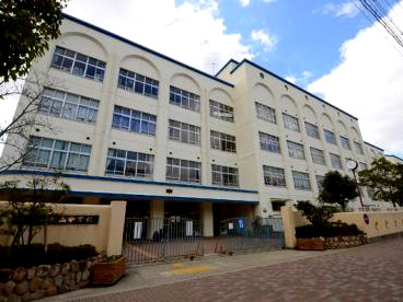 本山中学校