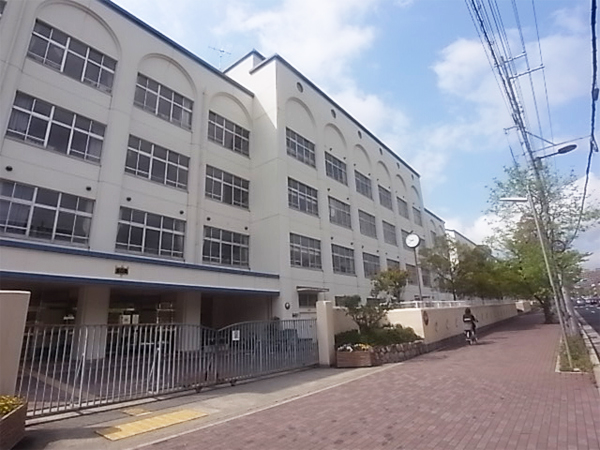 本山中学校600×450px