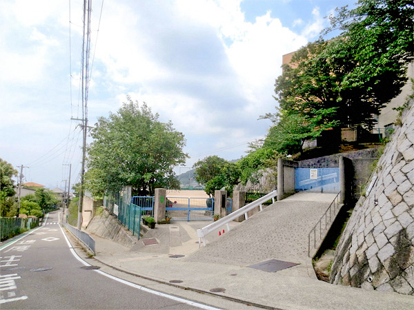 苦楽園中学校
