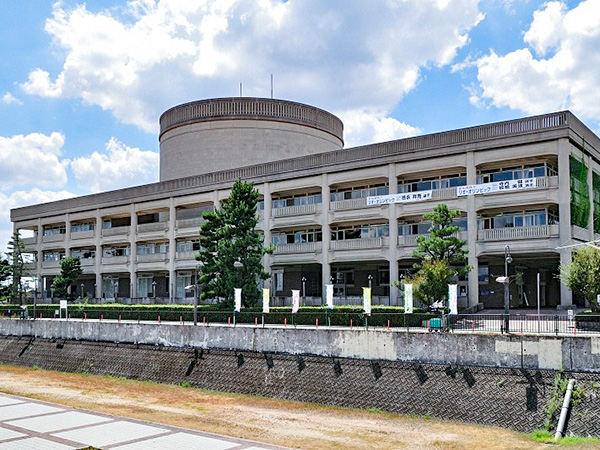 宝塚市役所
